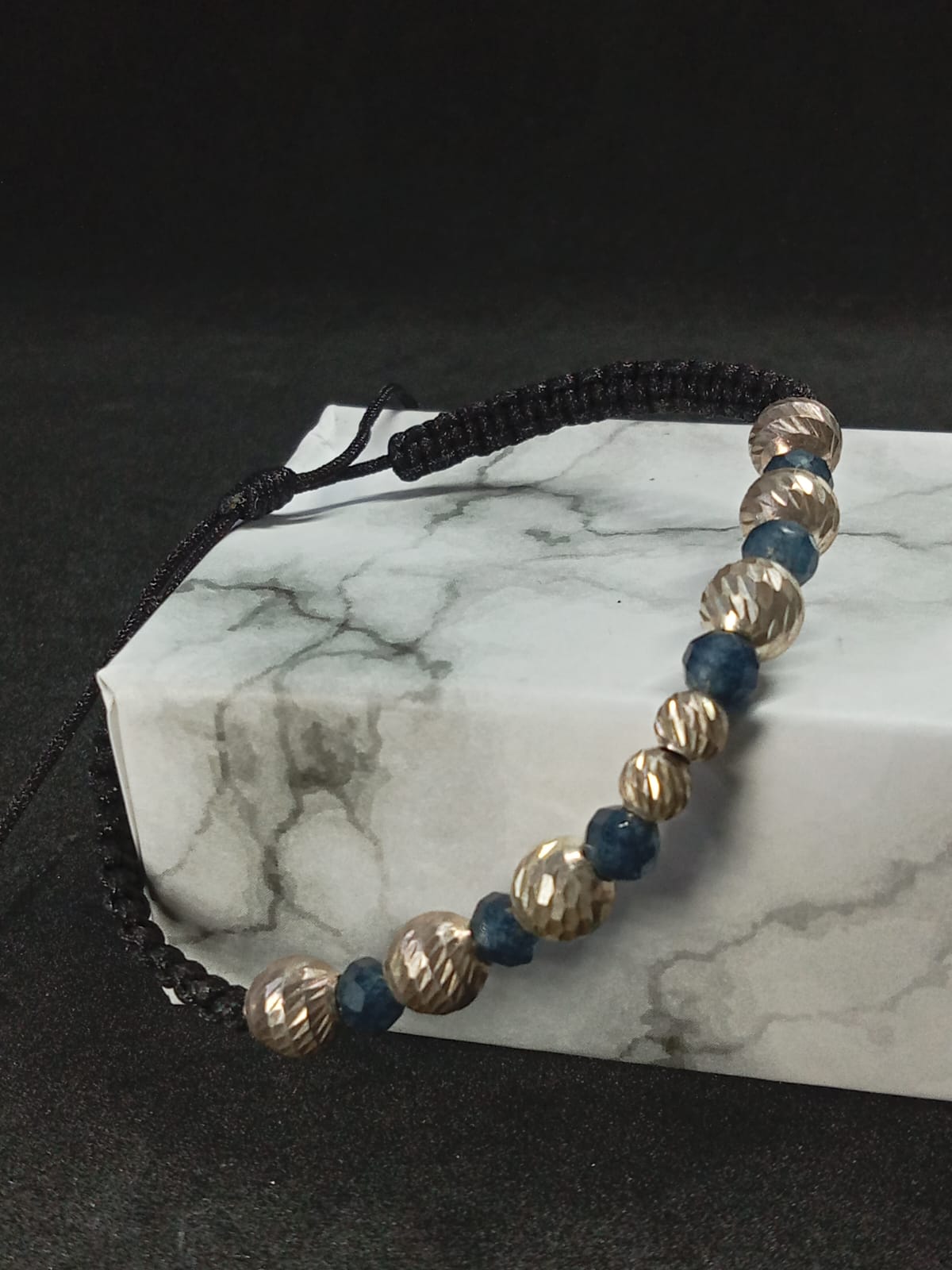 Pulsera Tejida Zafiros - Noche profunda - joyería artesanal FACET