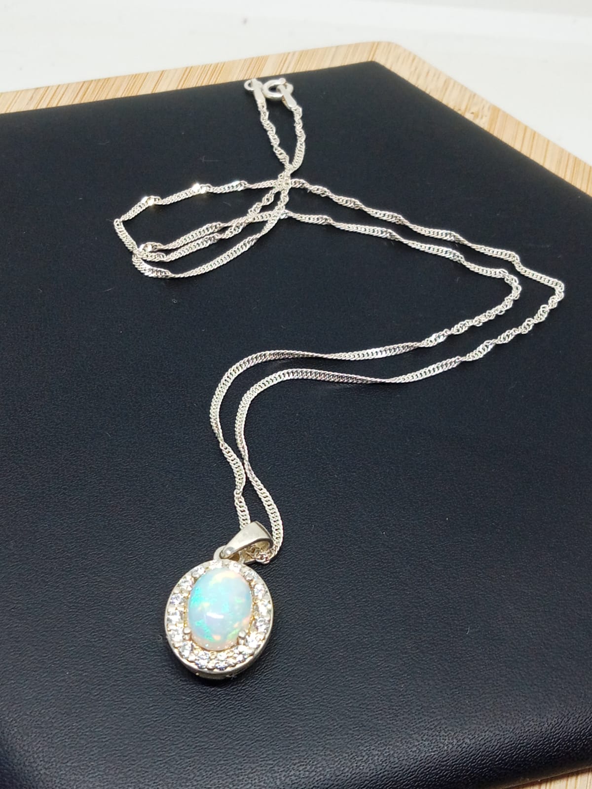 Dije Ópalo - Bruma luminosa - joyería artesanal FACET