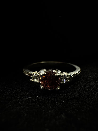 Anillo Granate - Fuego íntimo