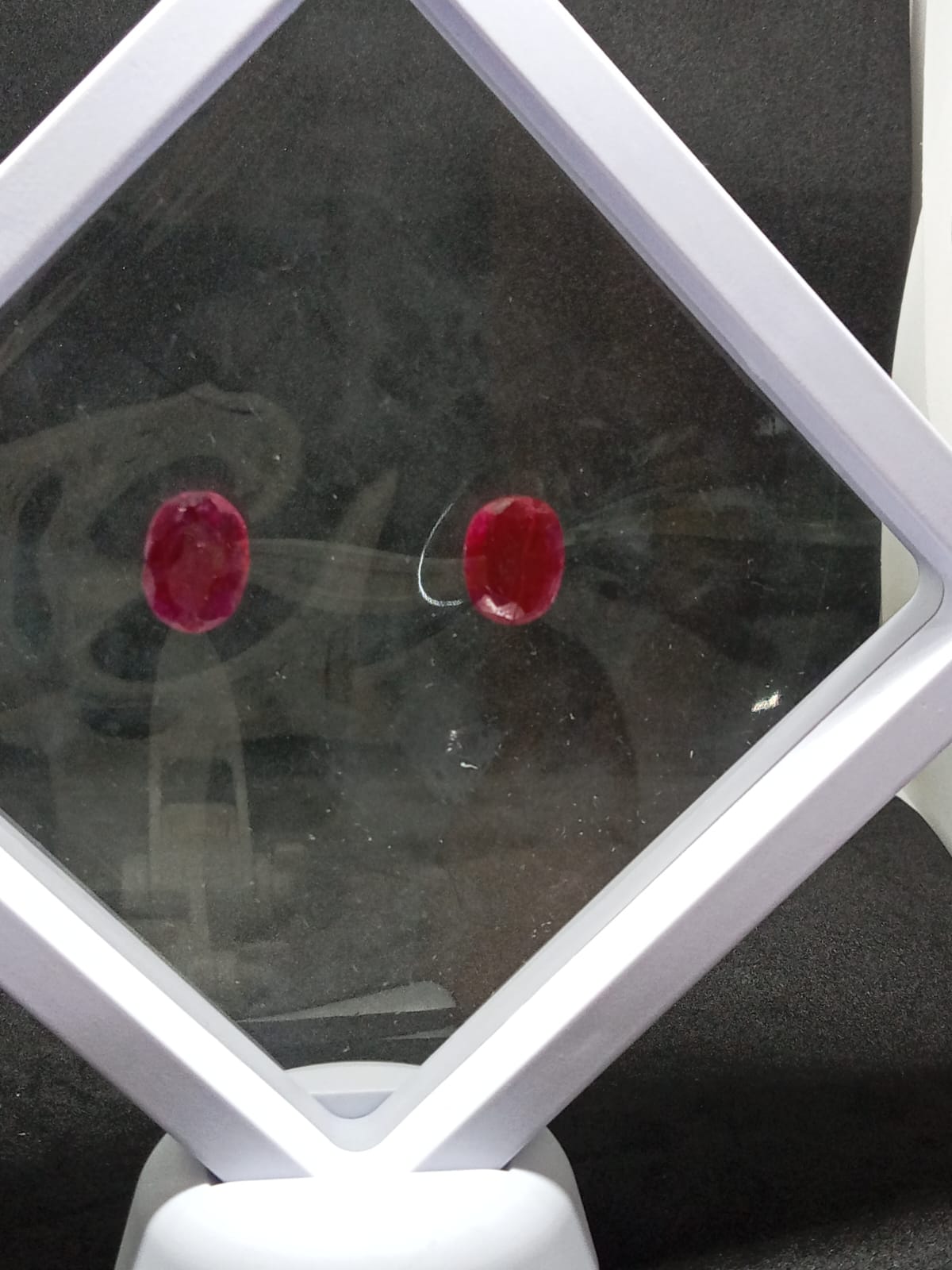 Gema Rubí natural - Pulso rojo - joyería artesanal FACET