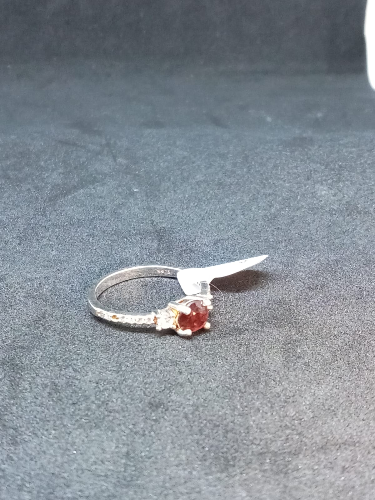 Anillo Granate - Fuego íntimo - joyería artesanal FACET