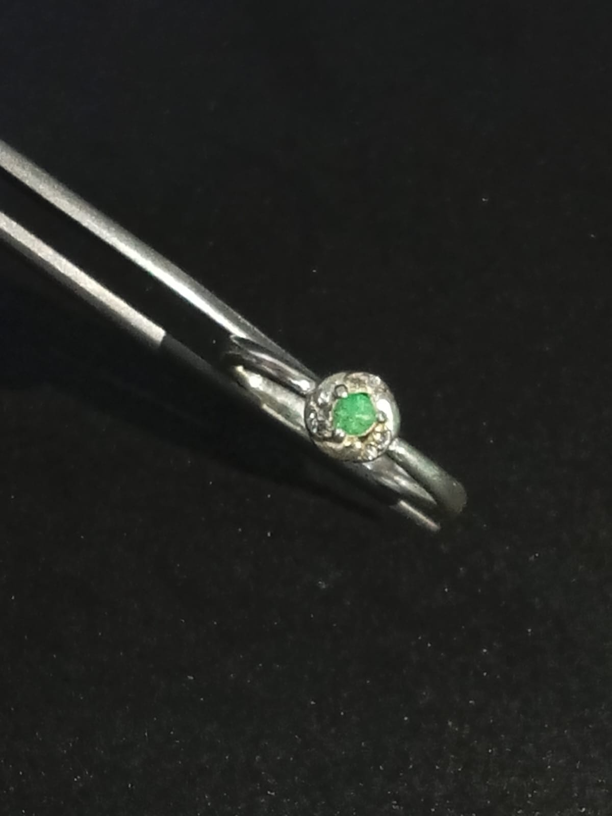 Anillo Esmeralda Media Sencilla - Luz de origen - joyería artesanal FACET