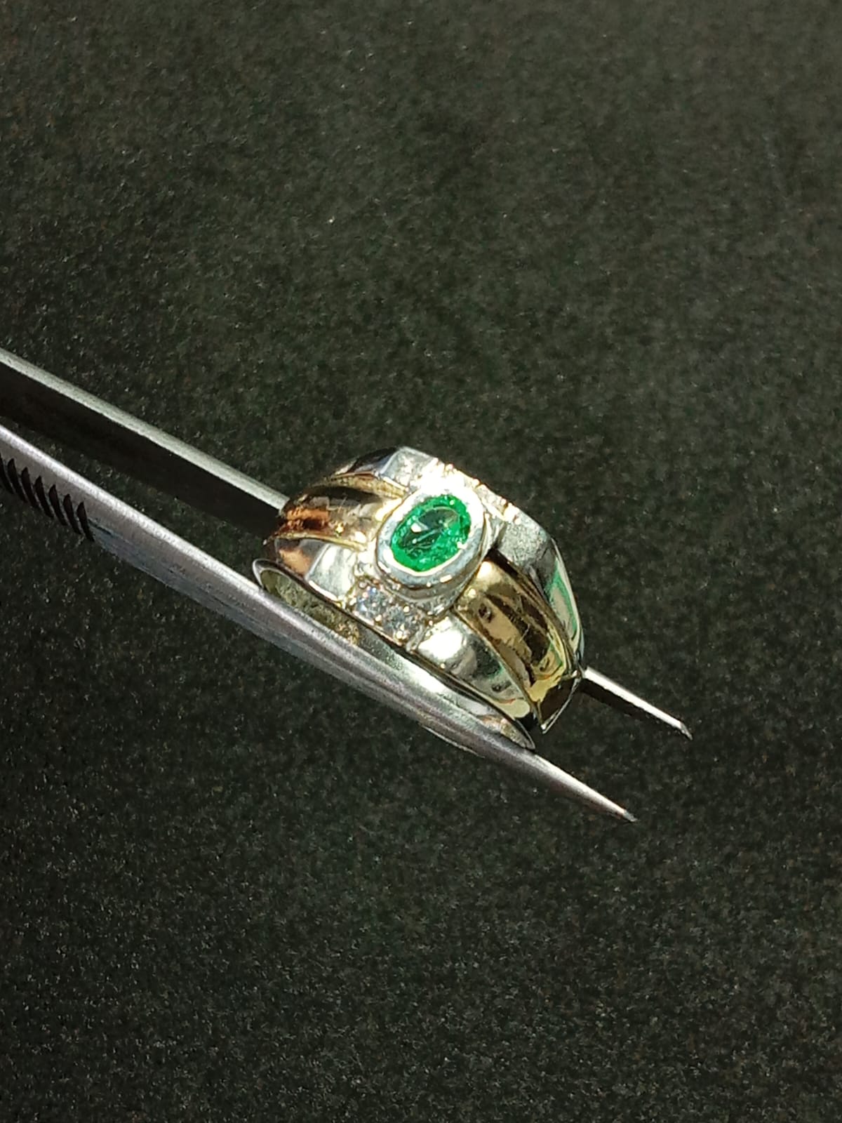 Anillo Esmeralda Grande Alta en Oro y Plata - Luz de origen - joyería artesanal FACET