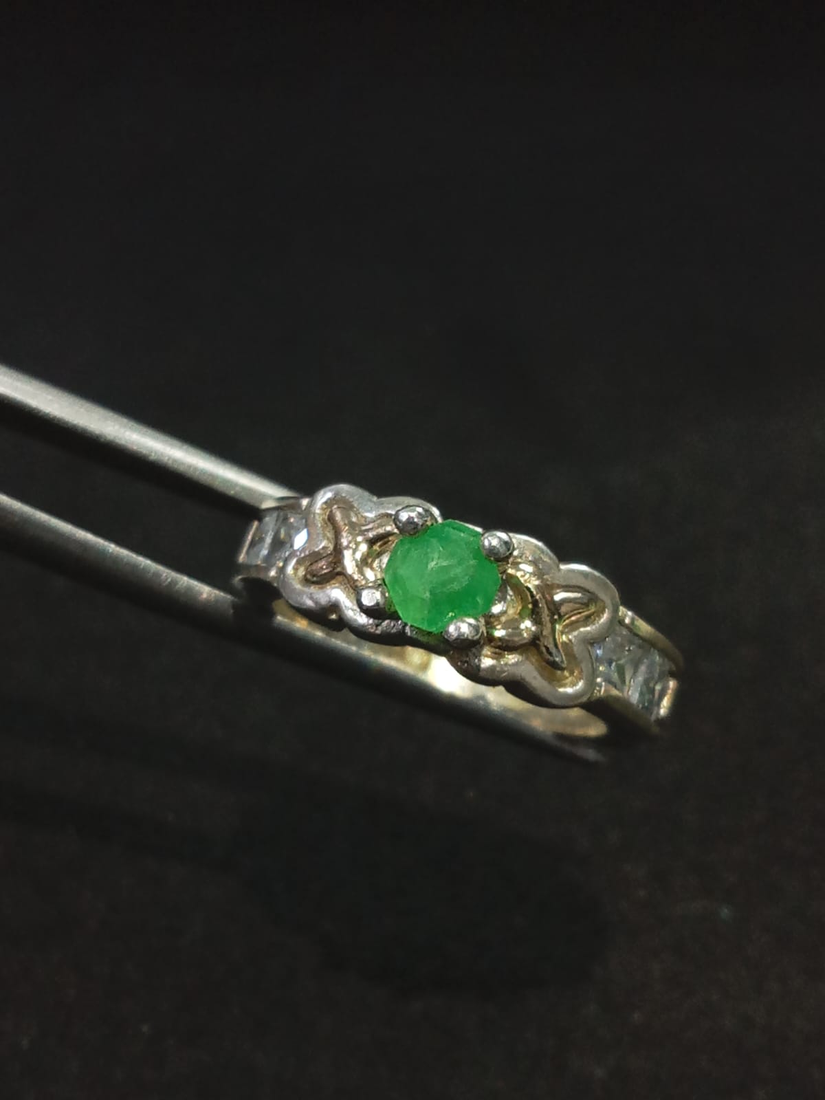 Anillo Esmeralda Mediana en Oro y Plata - Luz de origen - joyería artesanal FACET