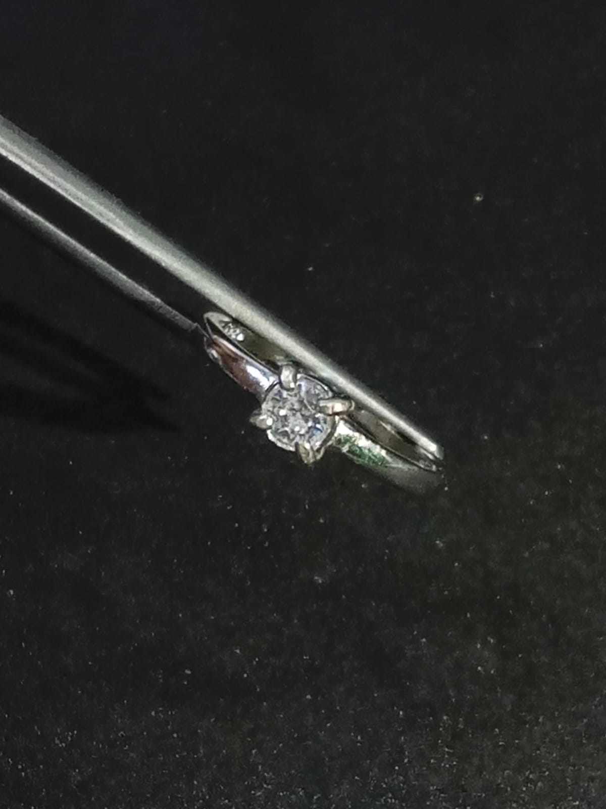 Anillo Moissanita Sencillo - Punto de luz - joyería artesanal FACET