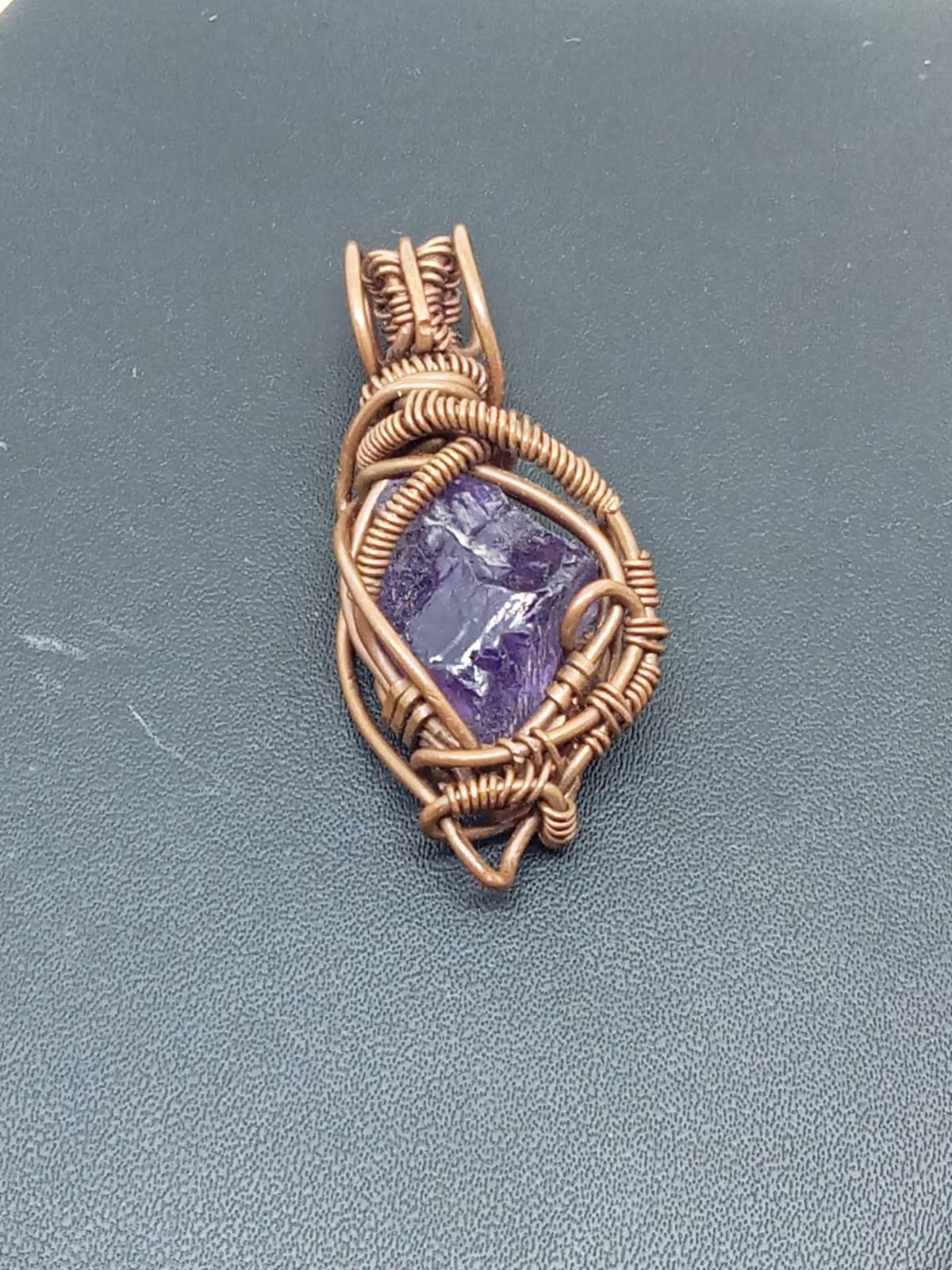 Dije Amatista Boliviana - Calma violeta - joyería artesanal FACET