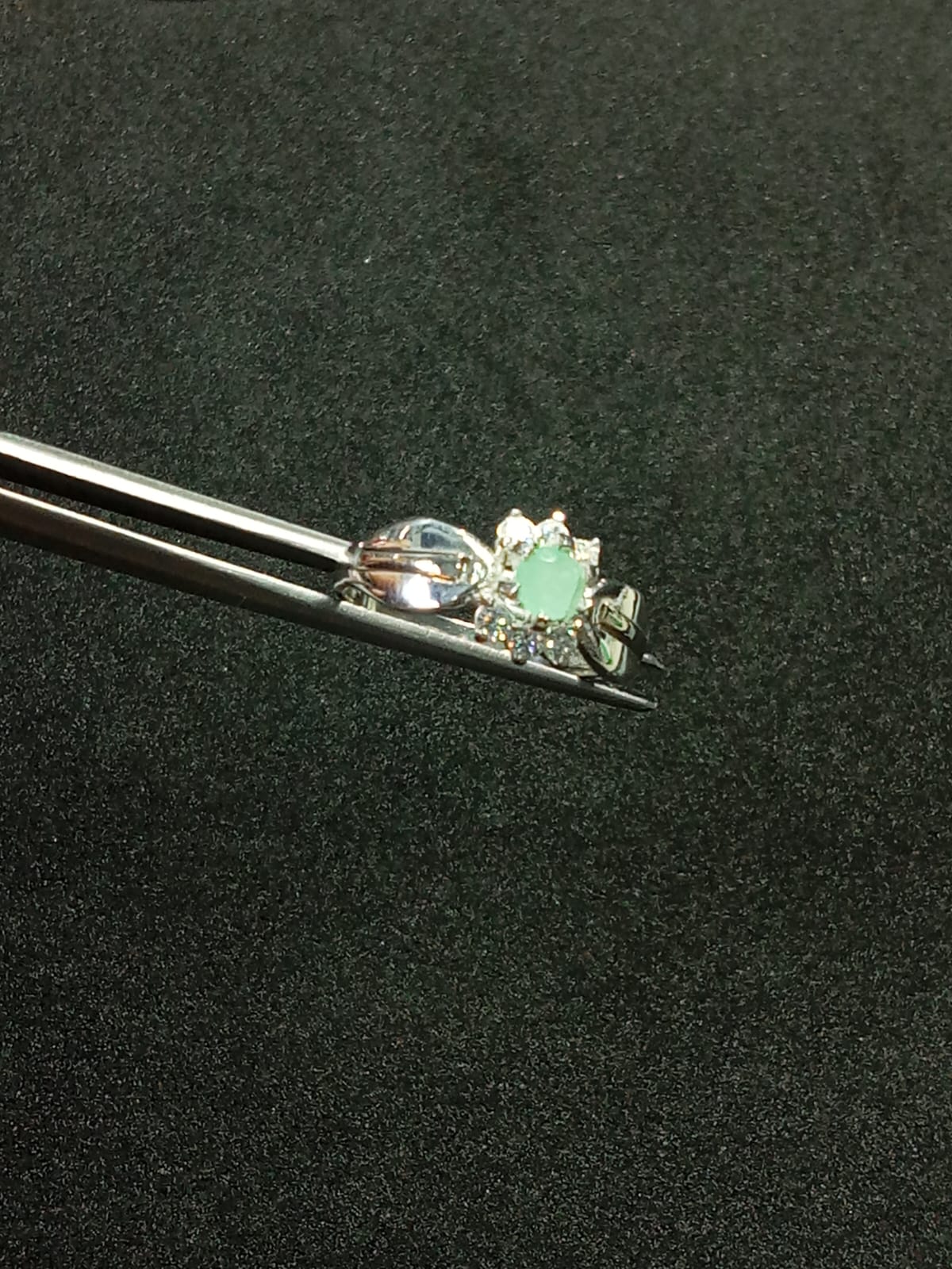 Anillo Esmeralda Baja Laminado en Oro - Luz de origen - joyería artesanal FACET
