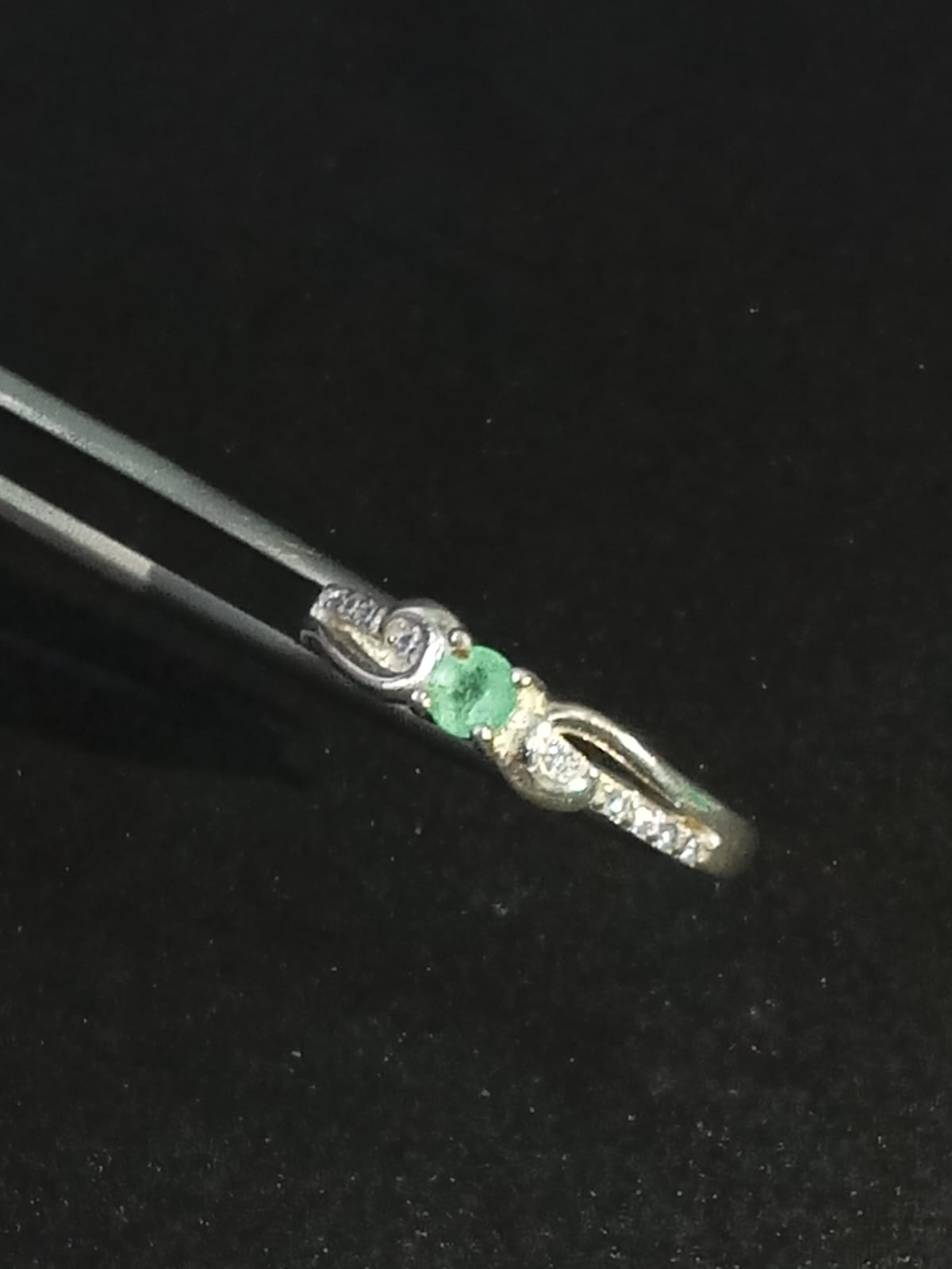 Anillo Esmeralda Media Alta - Luz de origen - joyería artesanal FACET