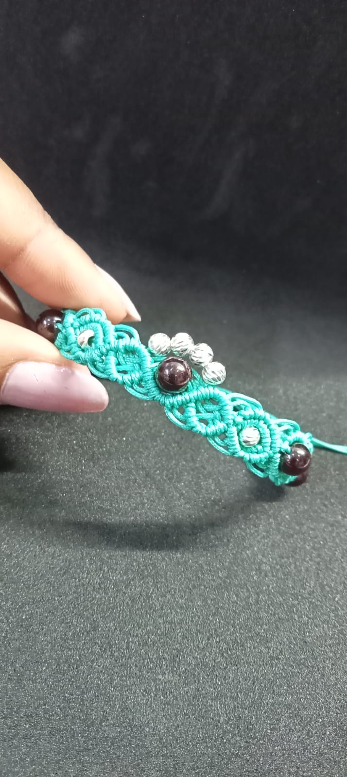 Pulsera Tejida Granate - Fuego íntimo - joyería artesanal FACET